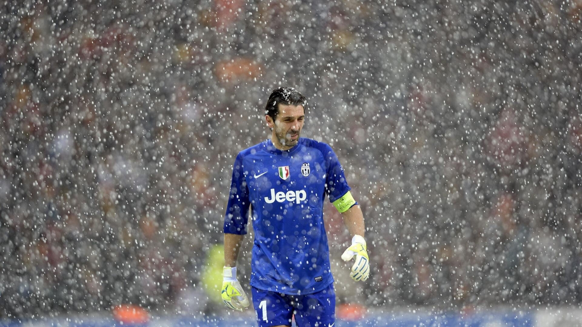 欧冠争夺激烈,巴萨与切尔西皆未能从冷门中脱颖而出,0809赛季欧冠巴萨切尔西争议