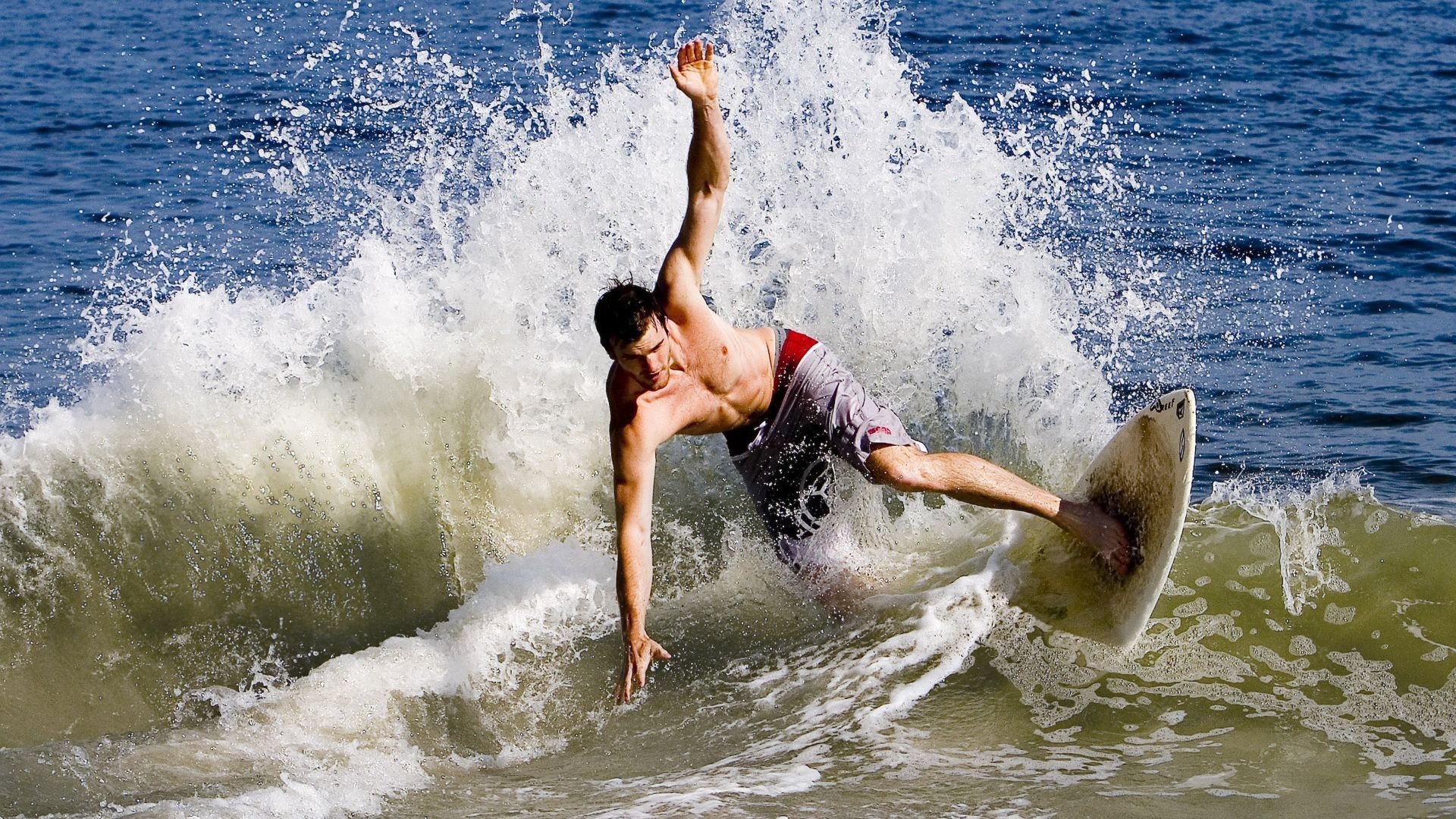 Faker冷静操作翻盘瞬间，faker操作gif